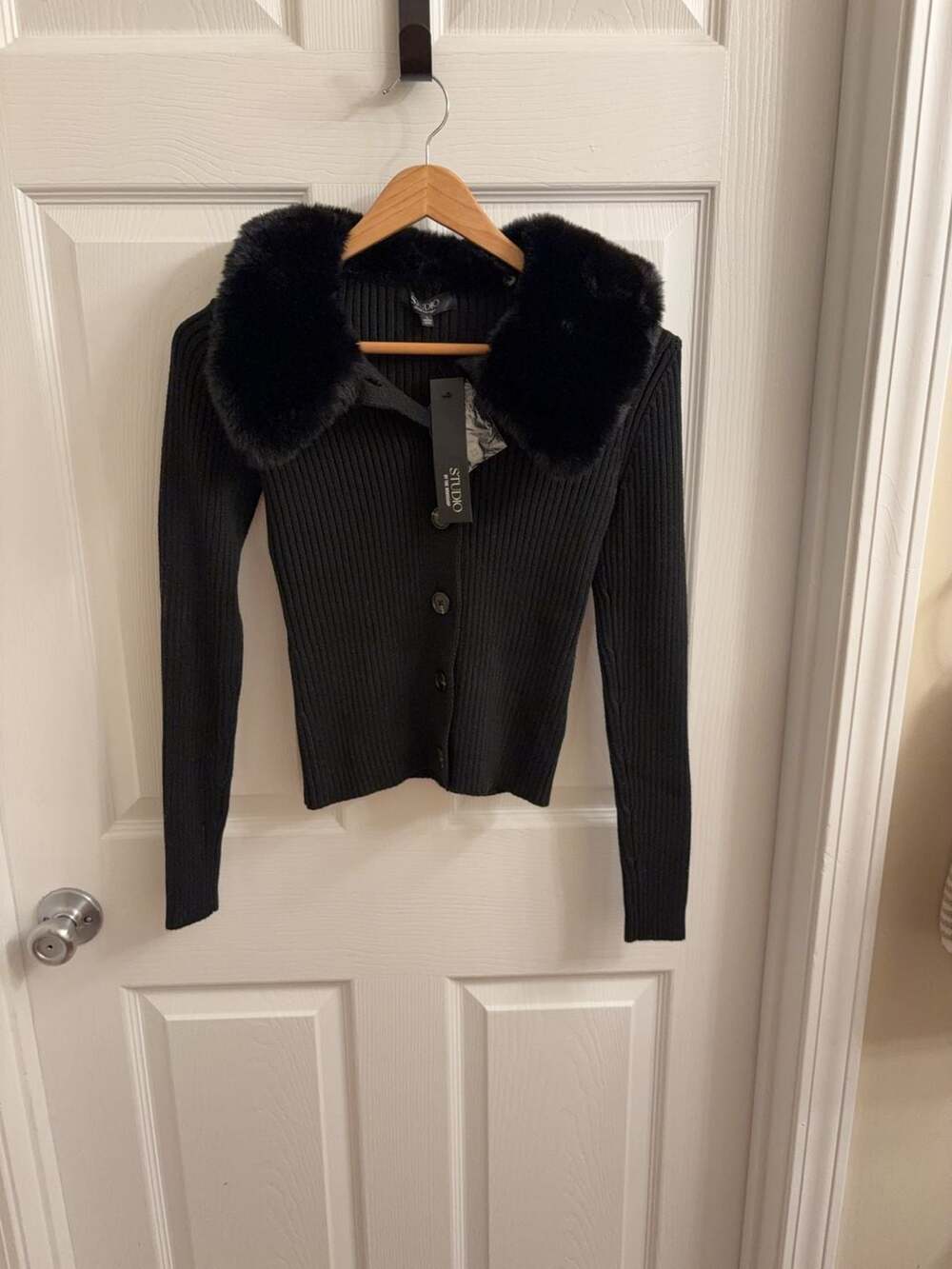 Studio by The Workshop Black Ribbed Cardigan with Faux Fur Collar Size S